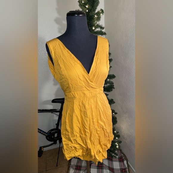 Forever 21 Mustard Romper - Picture 2 of 11